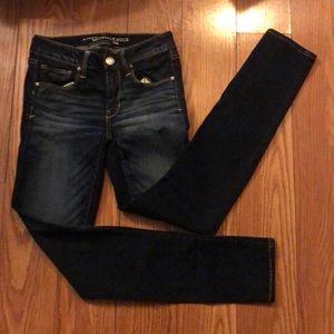 American Eagle Size 2 Dark Rinse Jegging